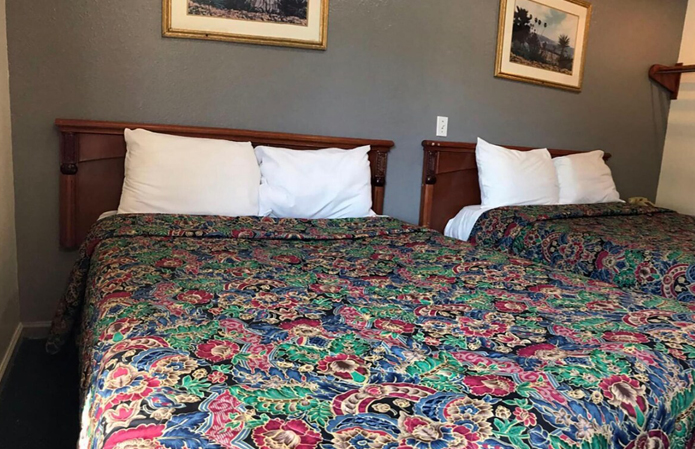 2 Queen Beds